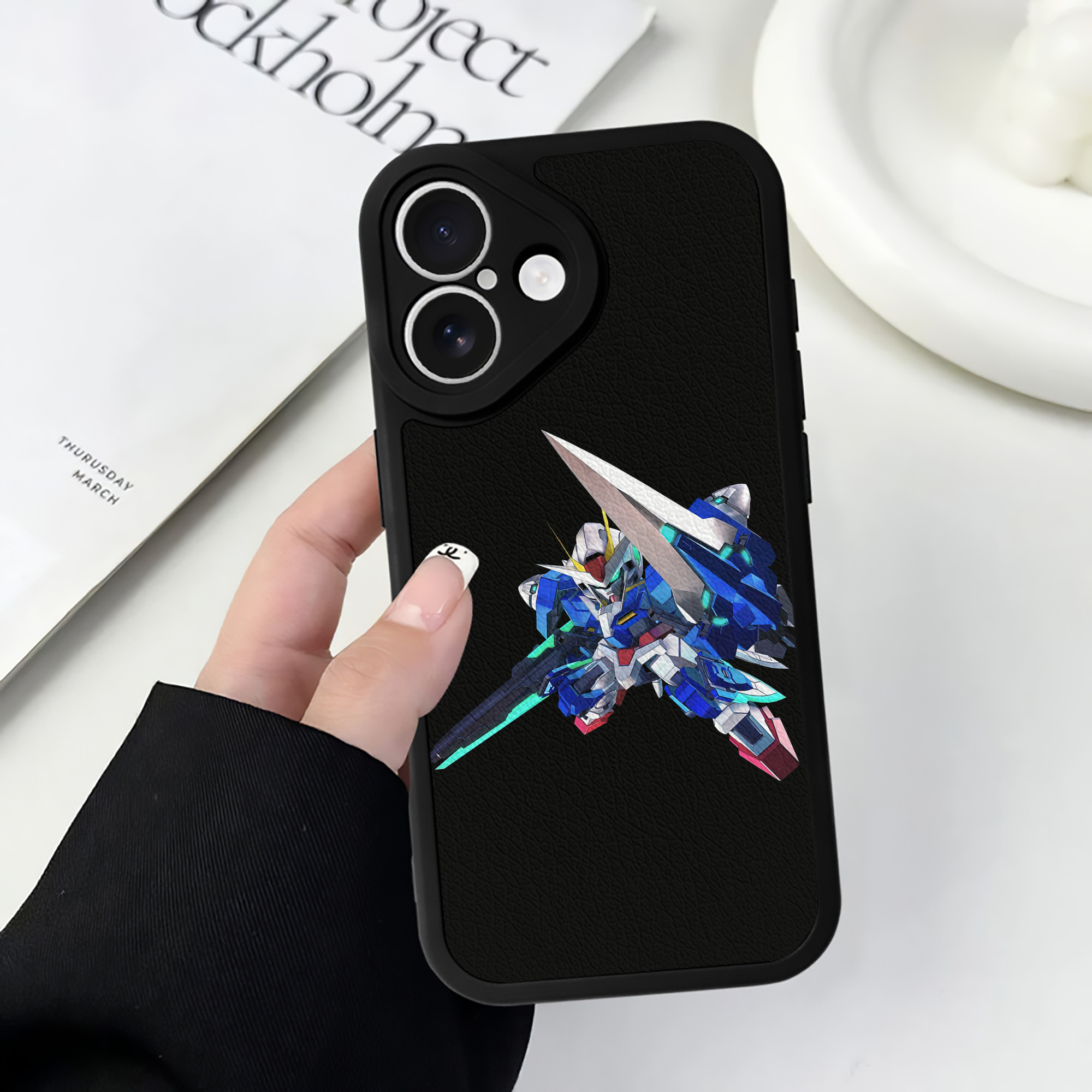 （画像用） 機動戦士ガンダム Mobile Suit Gundam 【iPhone 16シリーズ対応】シリコンスマホケース（レザー調） 材質：シリコン